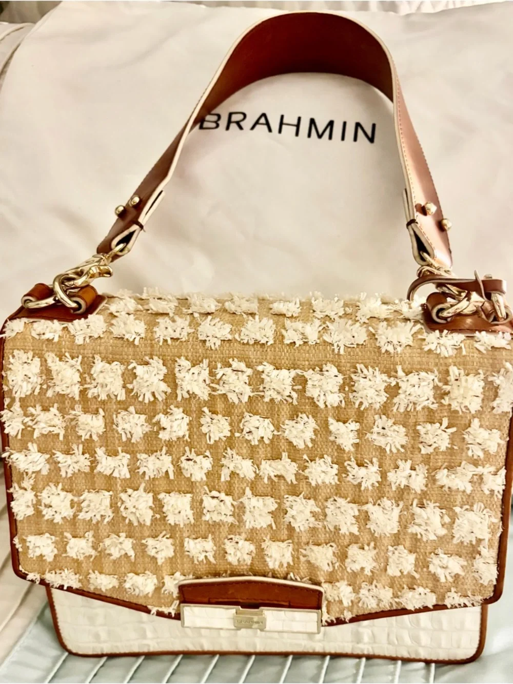 Brahmin Cream Tweed & Tan Leather Shoulder Bag with White Croc Accent - Picture 2 of 6